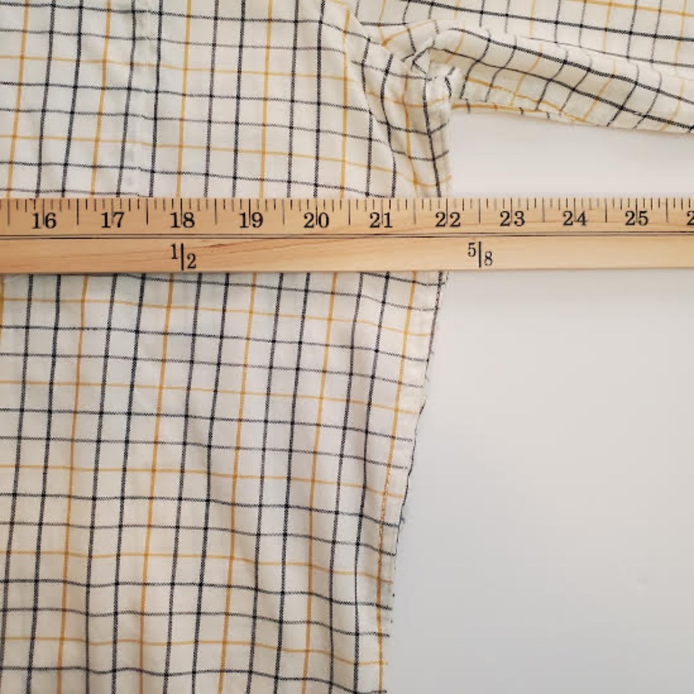 NWT Van Heusen Never Tuck Button-down Long Sleeve Shirt. - Picture 8 of 9